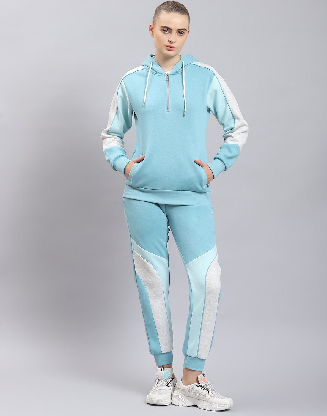 Women Turquoise Blue Solid Hooded Full Sleeve Tracksuit