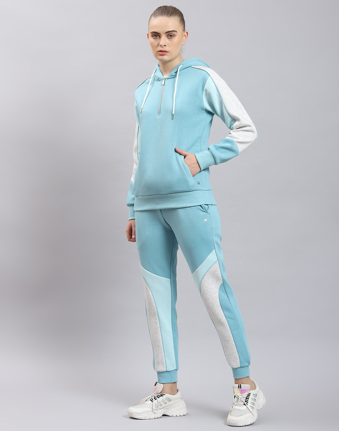 Women Turquoise Blue Solid Hooded Full Sleeve Tracksuit