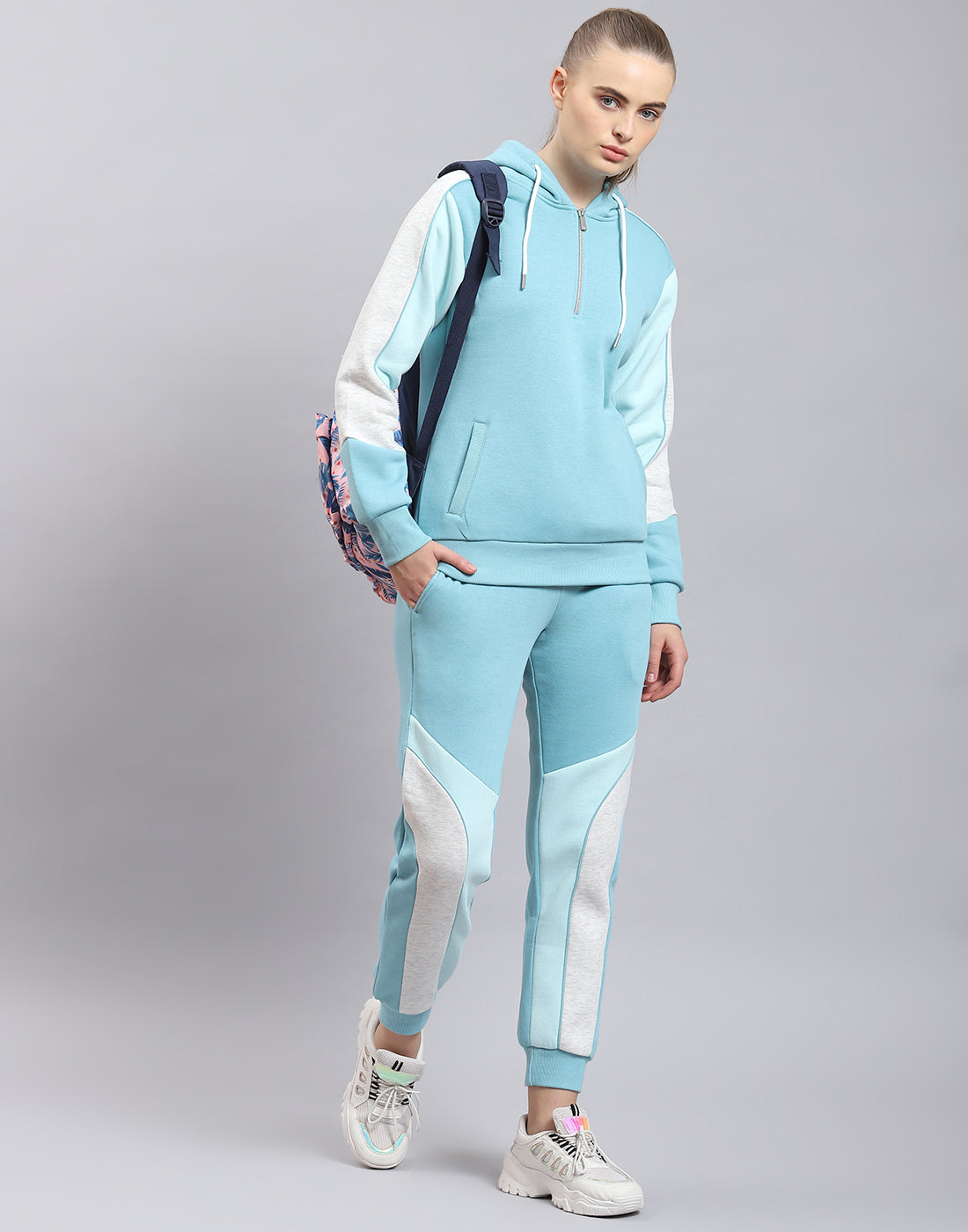 Women Turquoise Blue Solid Hooded Full Sleeve Tracksuit