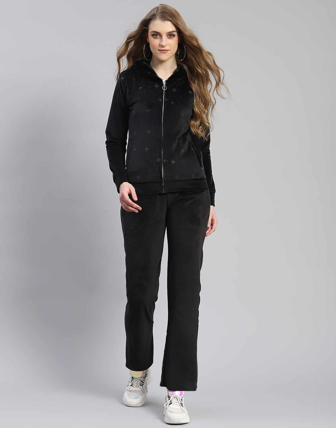 Women Black Solid Hooded Full Sleeve Tracksuit