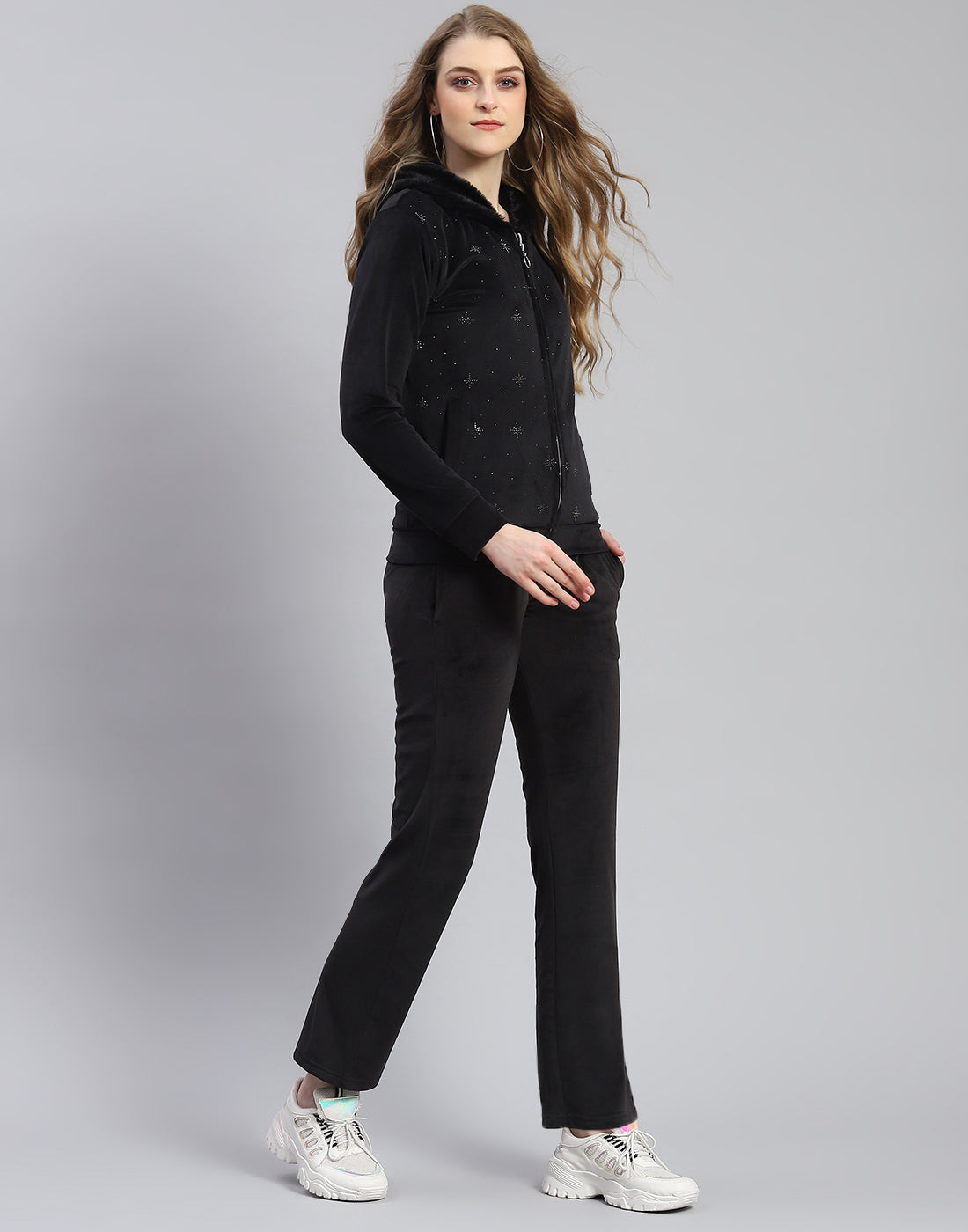 Women Black Solid Hooded Full Sleeve Tracksuit