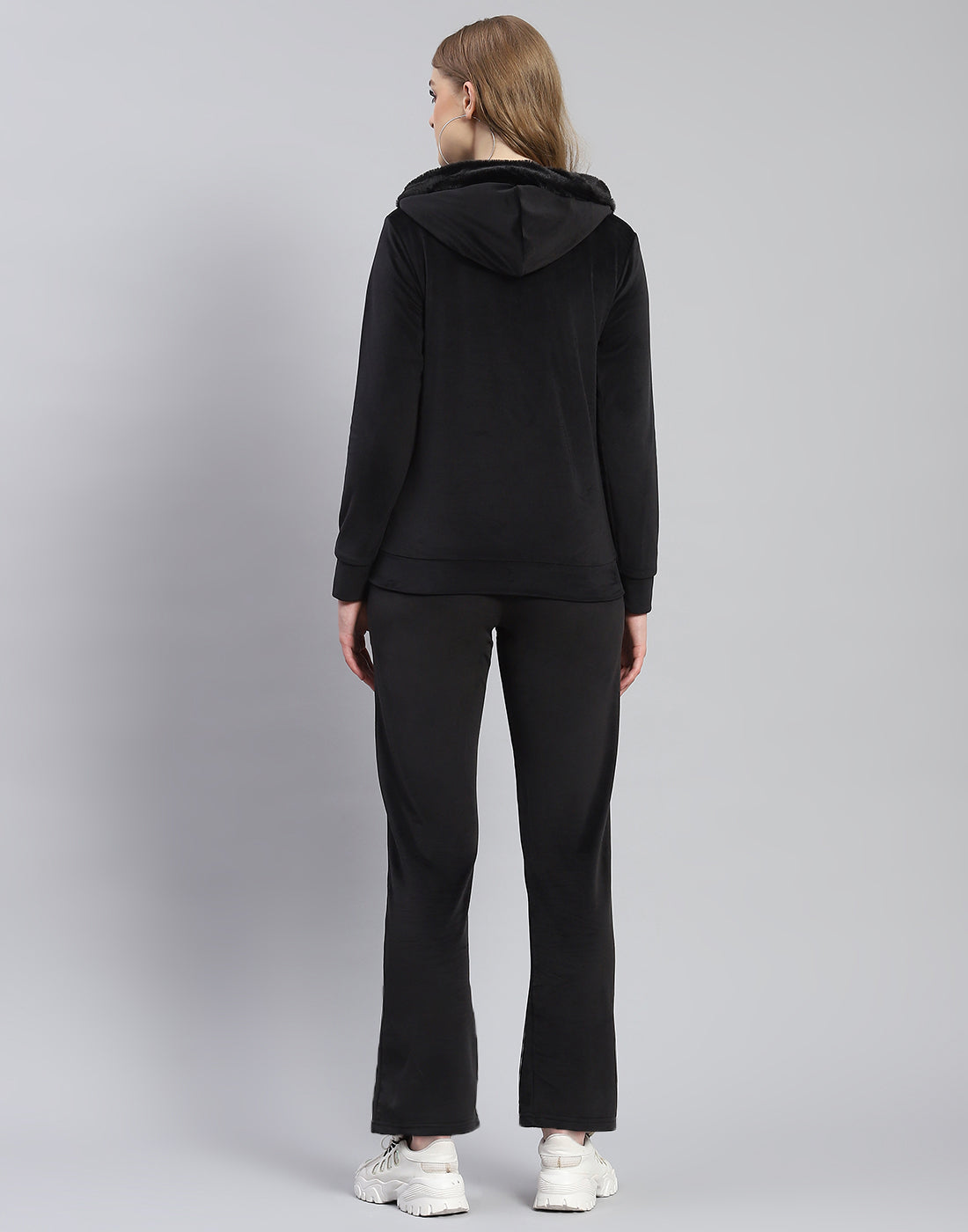 Women Black Solid Hooded Full Sleeve Tracksuit