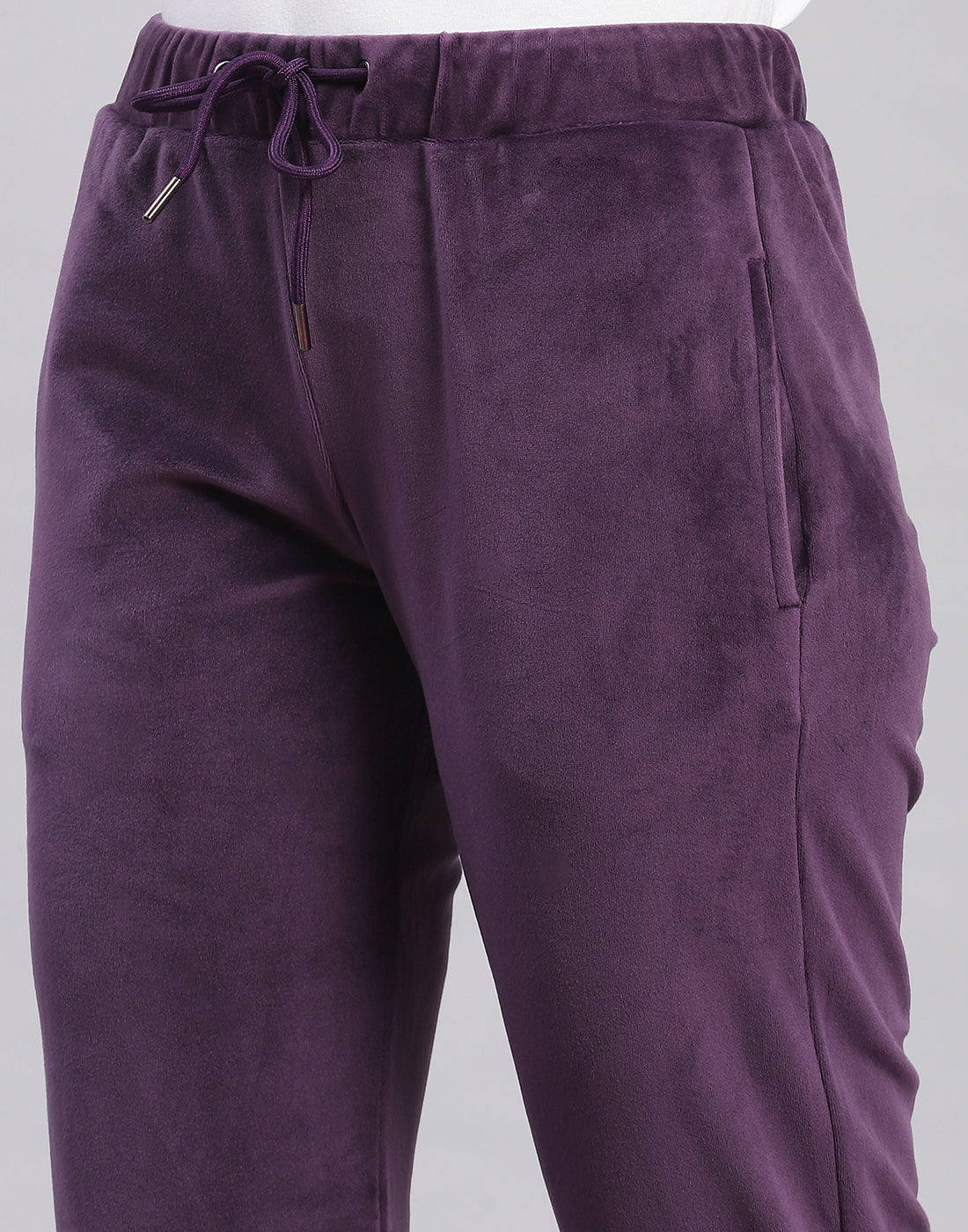 Women Purple Solid Hooded Full Sleeve Tracksuit