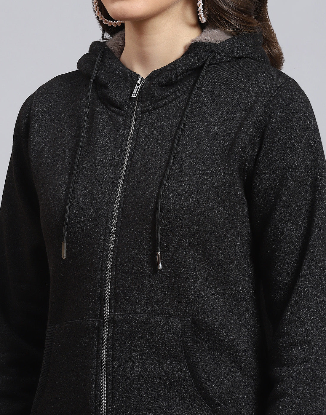 Women Black Solid Hooded Full Sleeve Sweatshirt