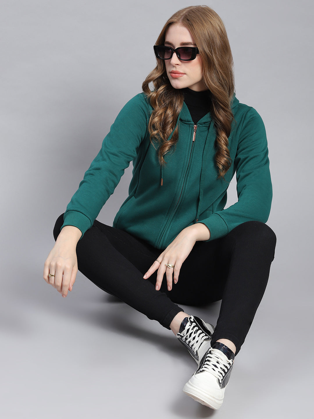 Women Green Solid Hooded Full Sleeve Sweatshirts