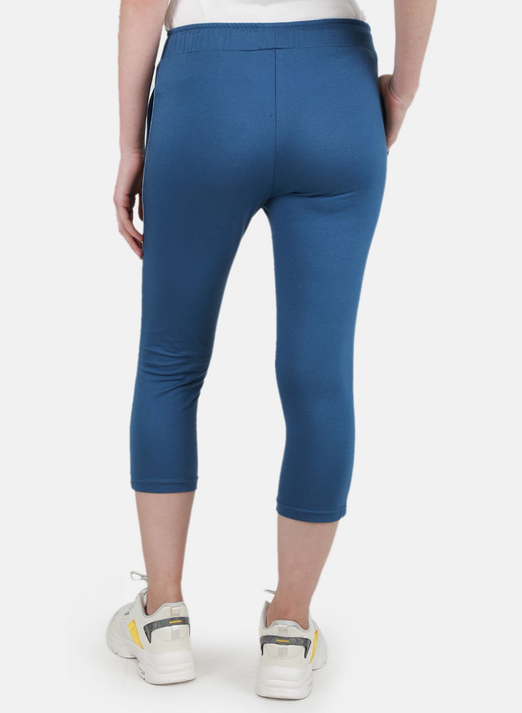 Women Blue Solid Capri