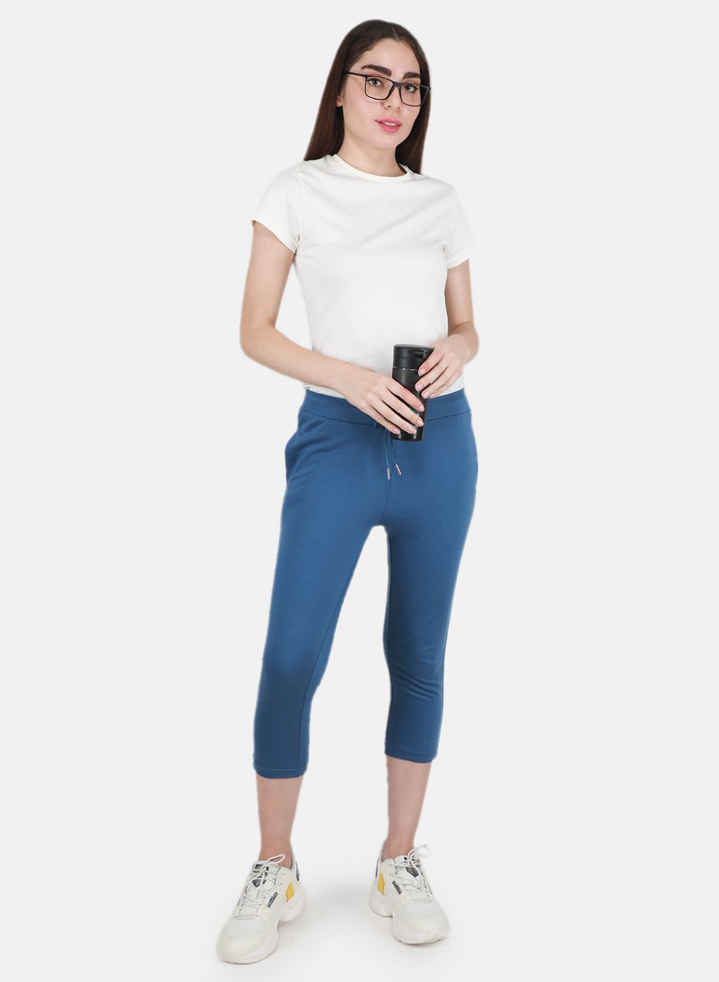 Women Blue Solid Capri