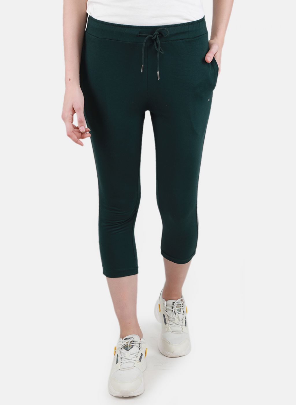 Women Green Solid Capri