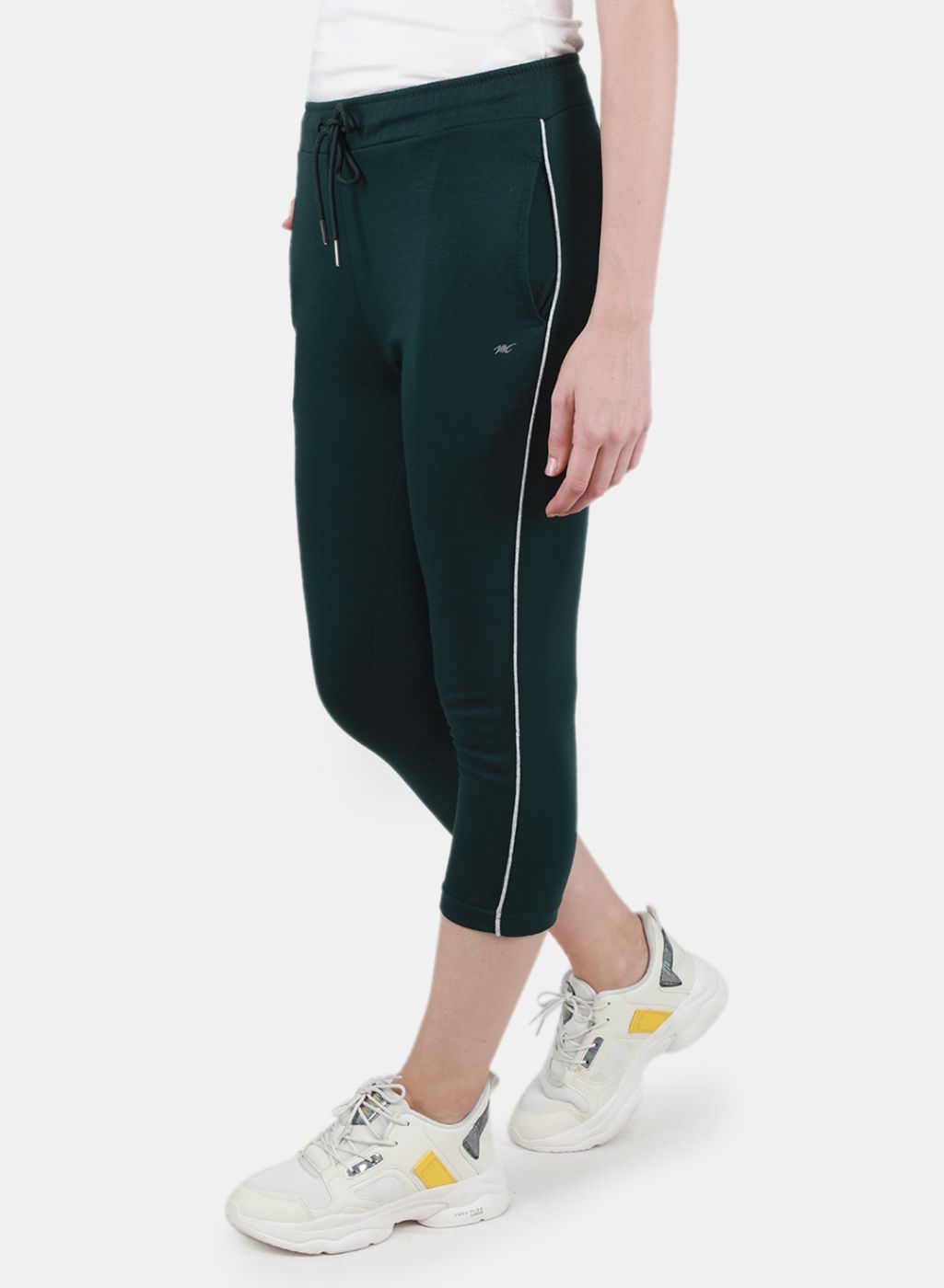 Women Green Solid Capri