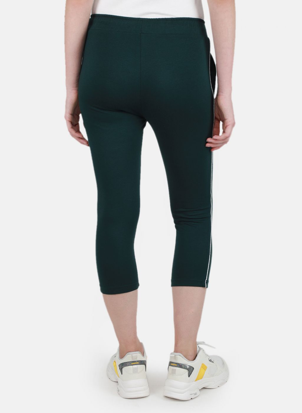 Women Green Solid Capri