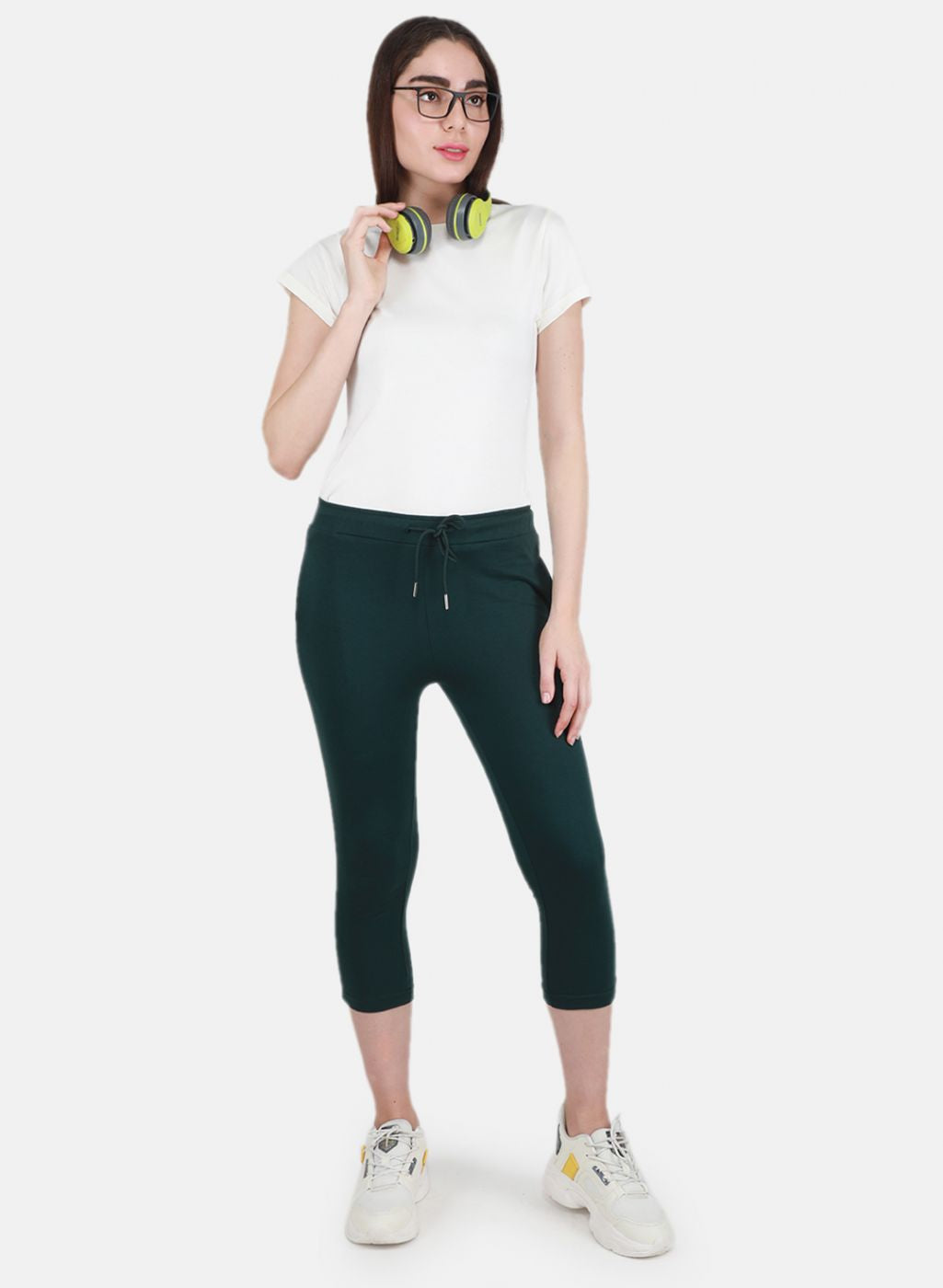 Women Green Solid Capri