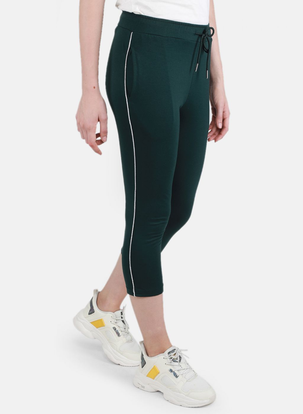 Women Green Solid Capri