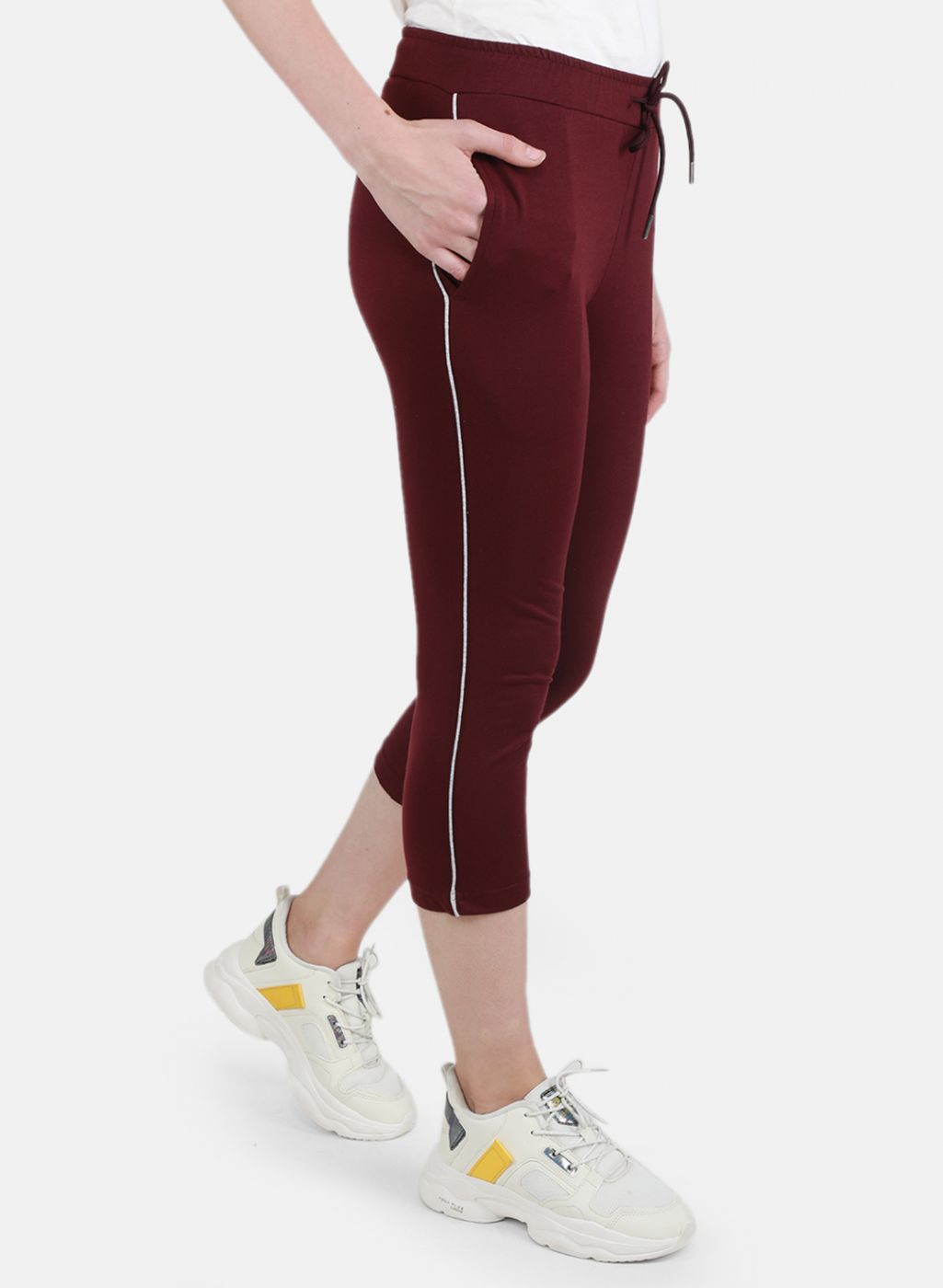 Women Maroon Solid Capri