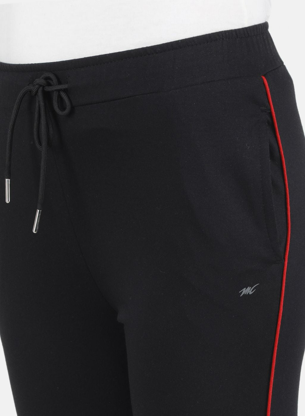 Women Black Solid Capri