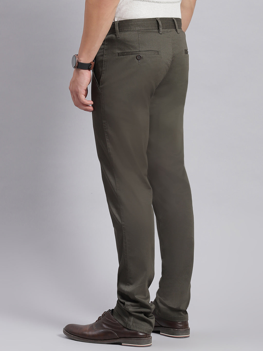 Men Olive Solid Regular Fit Trousers