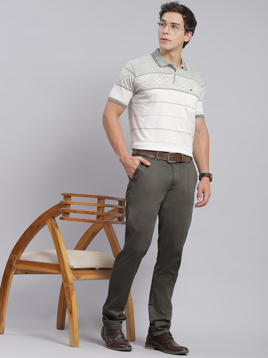 Men Olive Solid Regular Fit Trousers