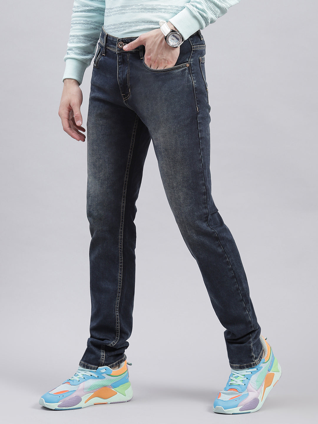 Men Blue Light Wash Regular Fit Denims