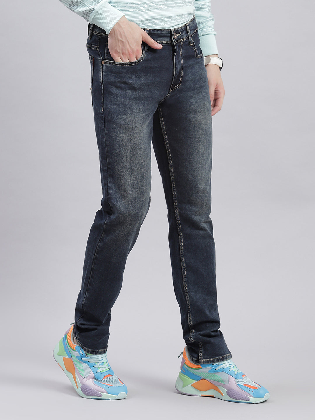 Men Blue Light Wash Regular Fit Denims