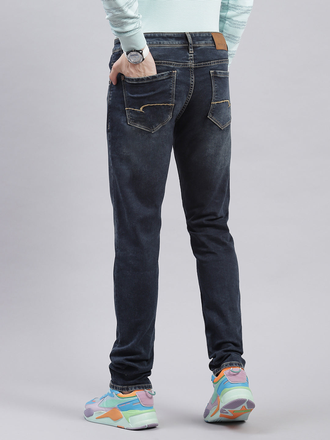 Men Blue Light Wash Regular Fit Denims