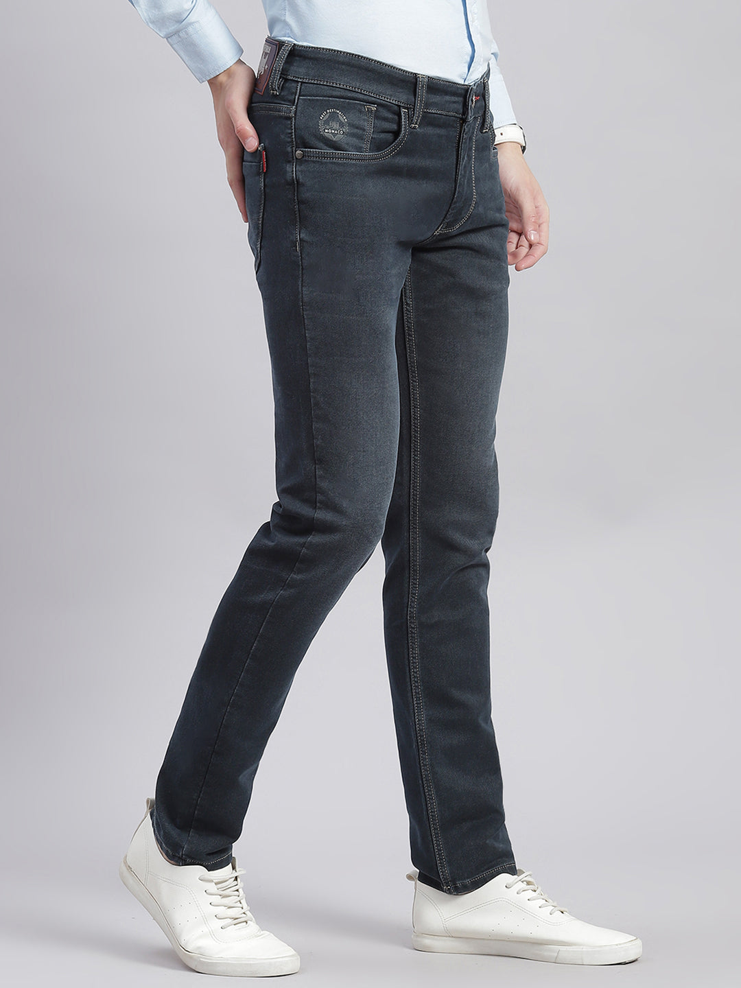 Men Blue Light Wash Regular Fit Denims