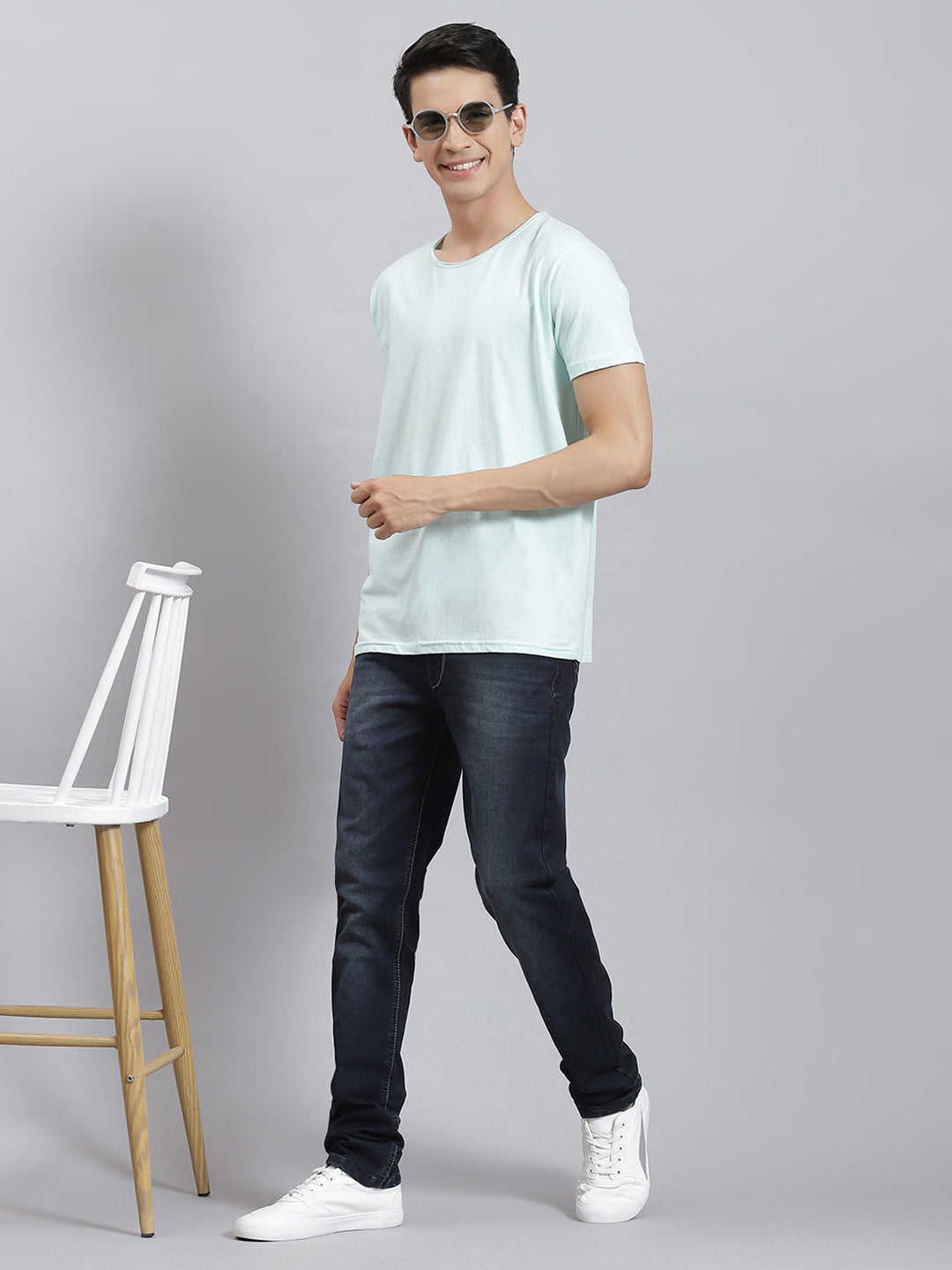 Men Blue Solid Regular Fit Denims