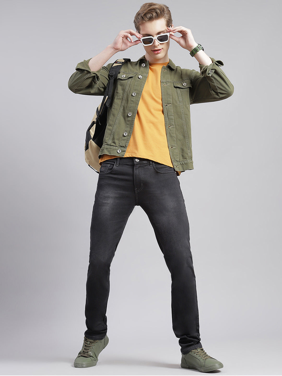 Men Grey Solid Regular Fit Denims