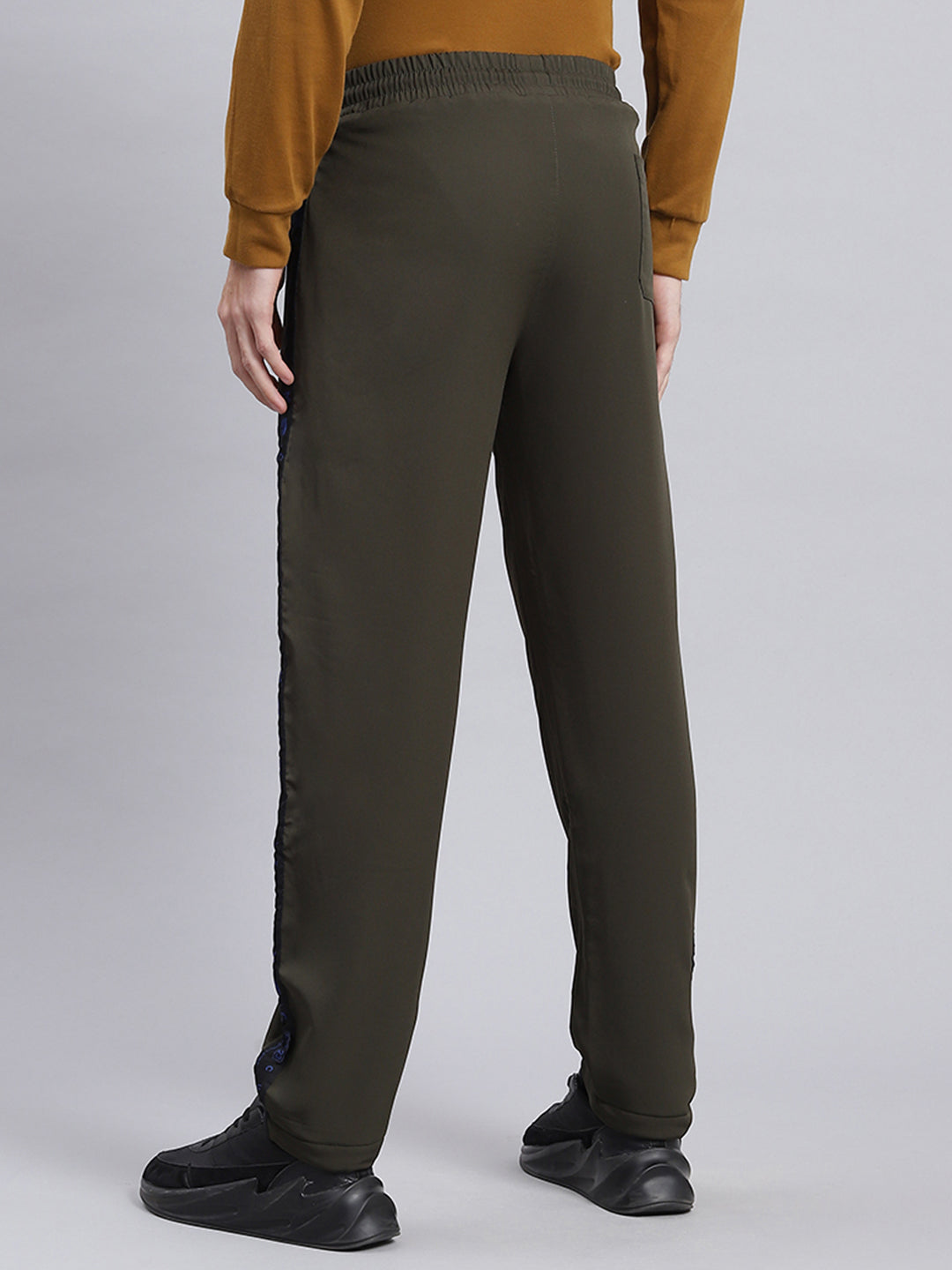 Men Olive Solid Polyester Blend Winter Lower