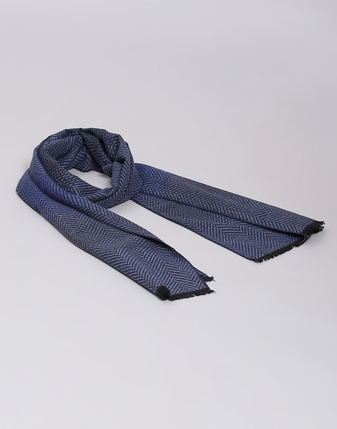 Men Blue Solid Muffler