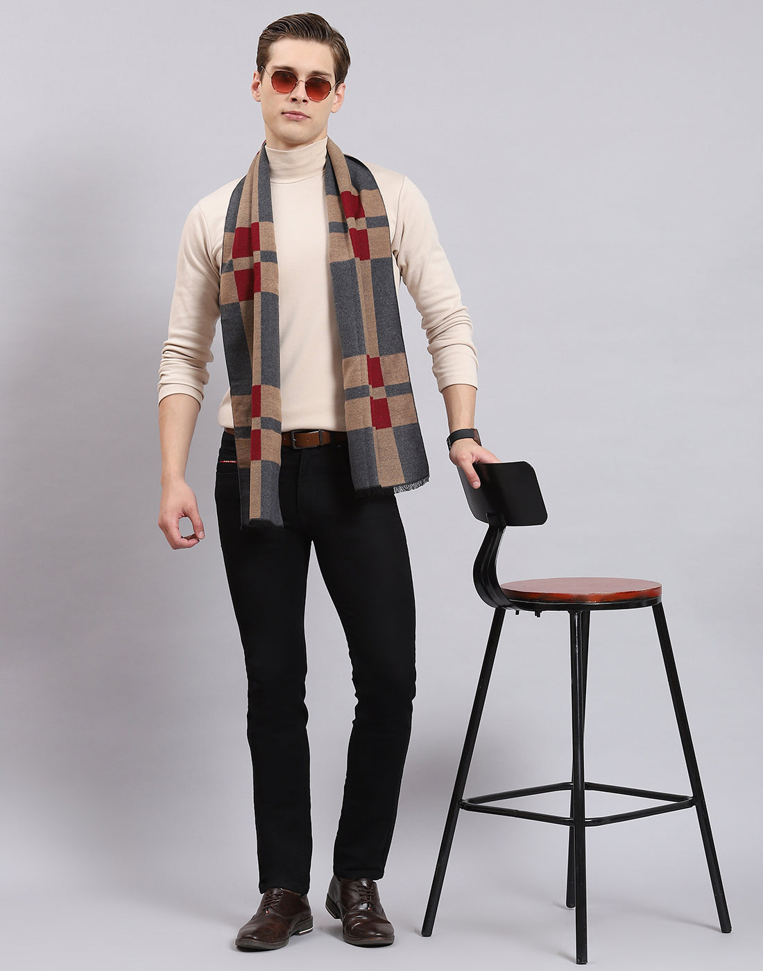 Men Grey Self Design Muffler