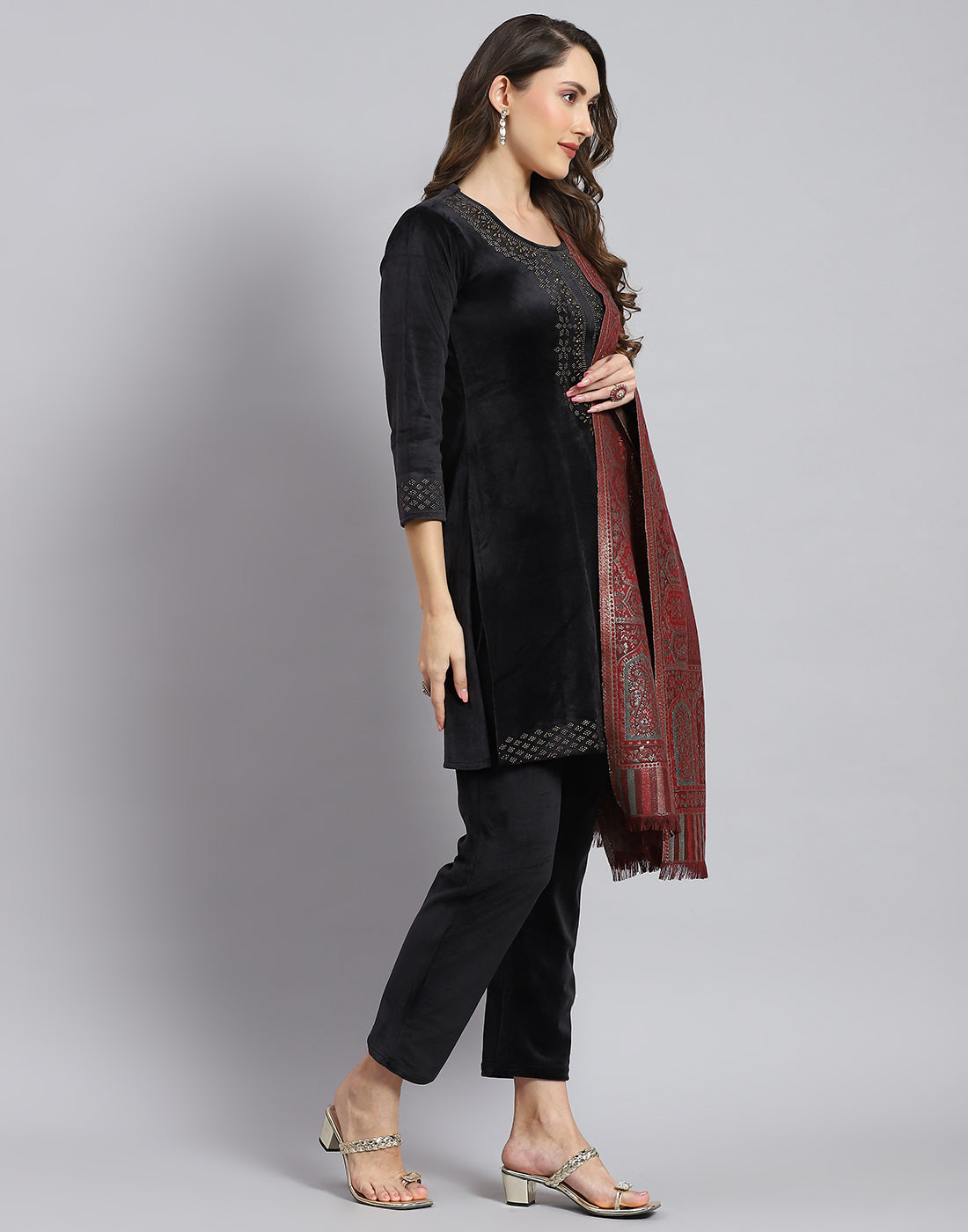 Women Maroon Self Design Stole