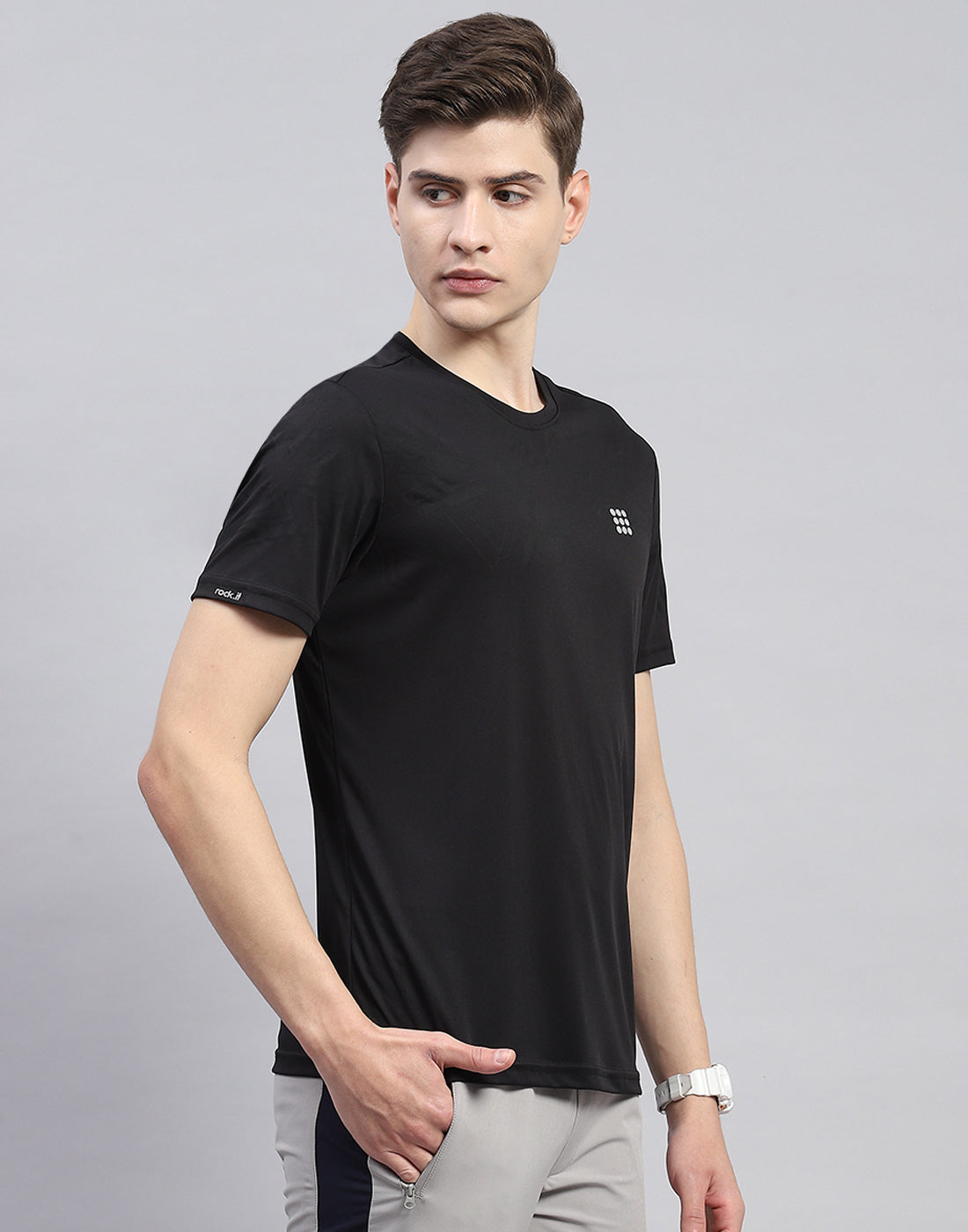 Rock.it Men Black Solid Round Neck Half Sleeve T-Shirt