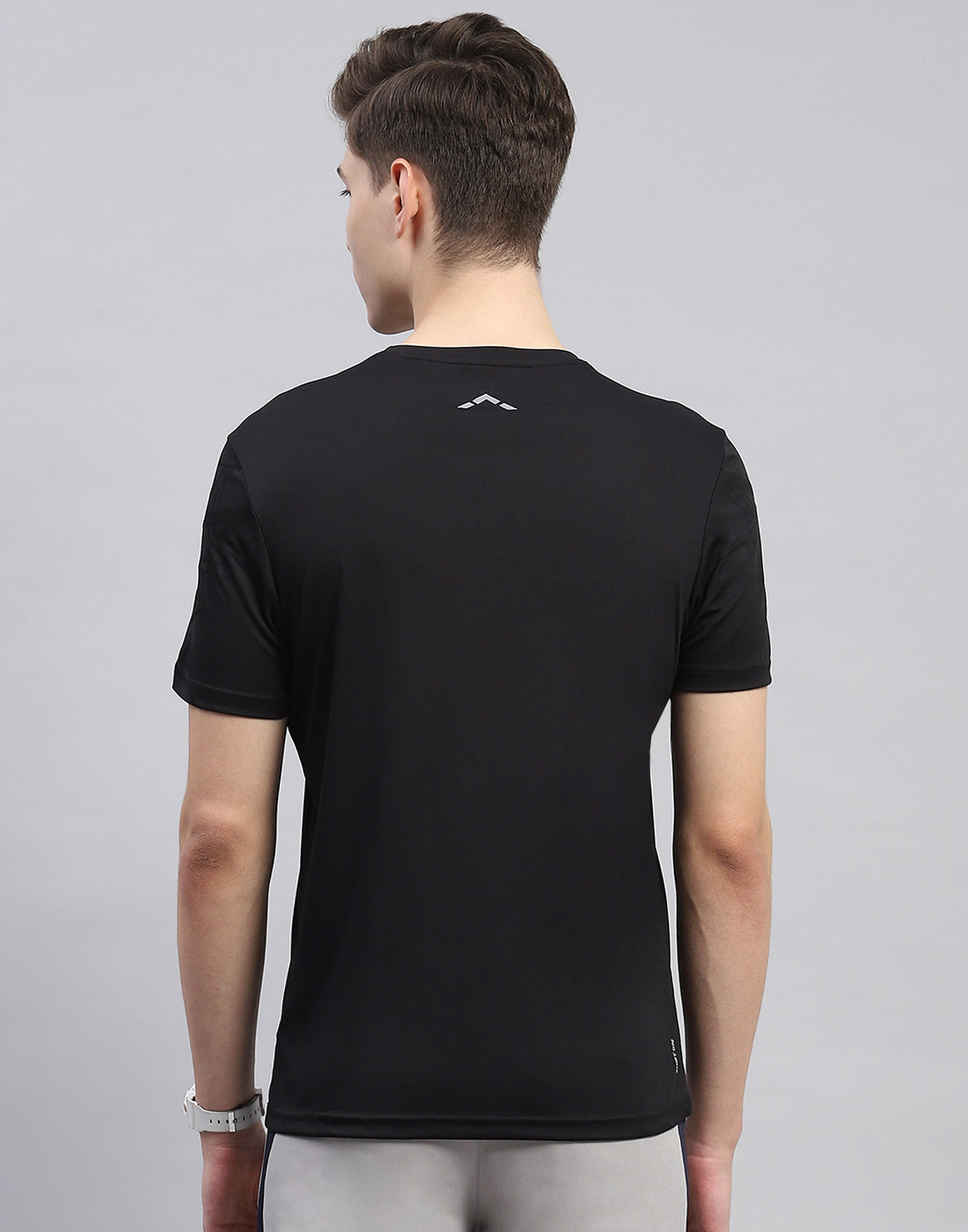 Rock.it Men Black Solid Round Neck Half Sleeve T-Shirt