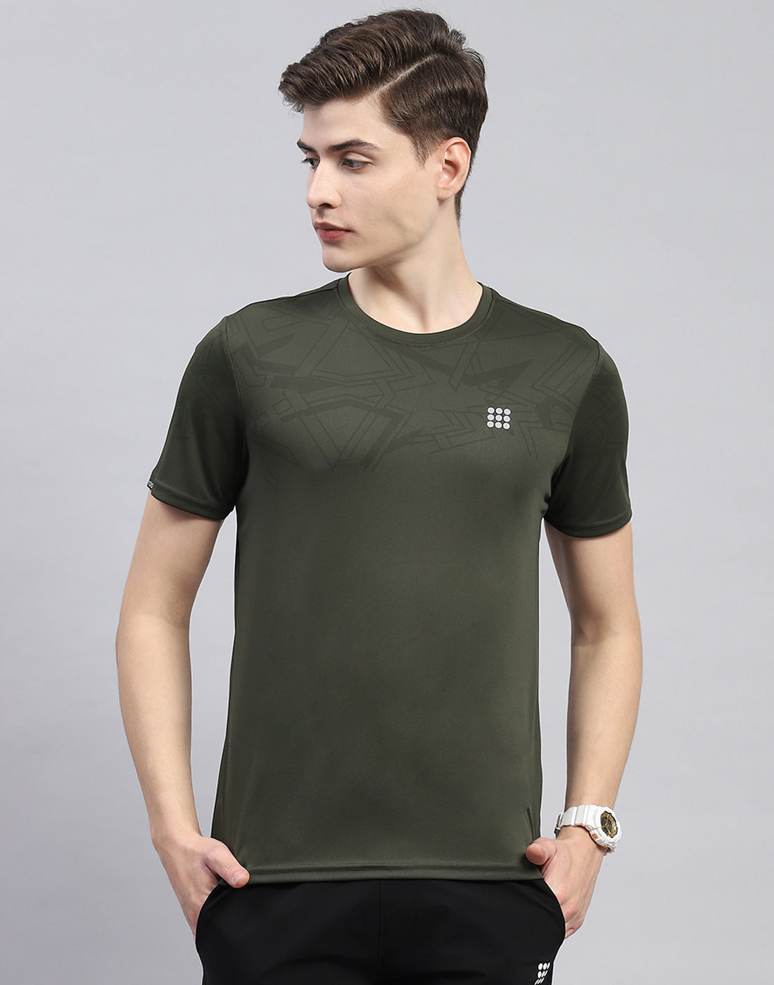 Men Olive Solid Round Neck Half Sleeve T-Shirt