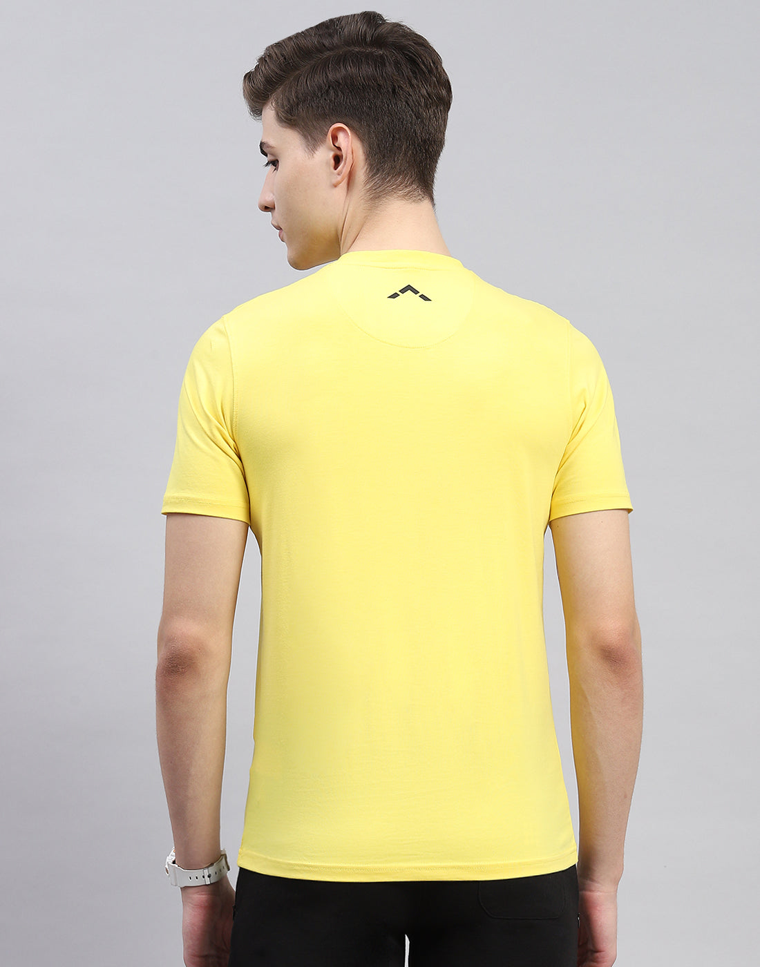 Rock.it Men Yellow Solid V Neck Half Sleeve T-Shirt