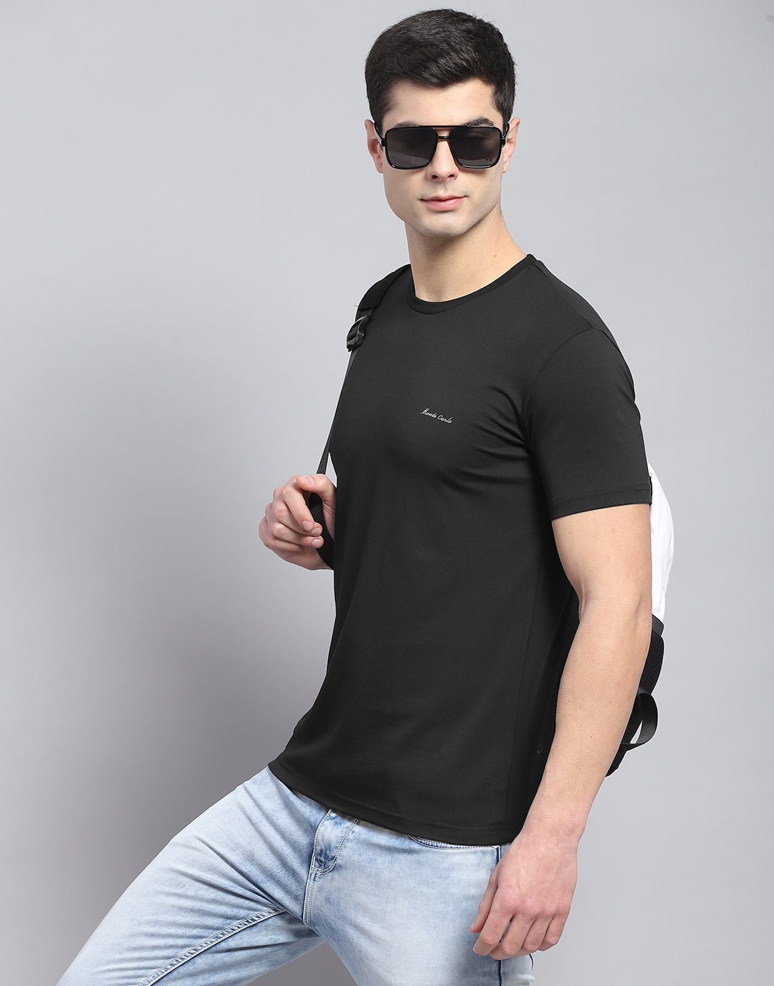 Men Black Solid Round Neck Half Sleeve T-Shirt