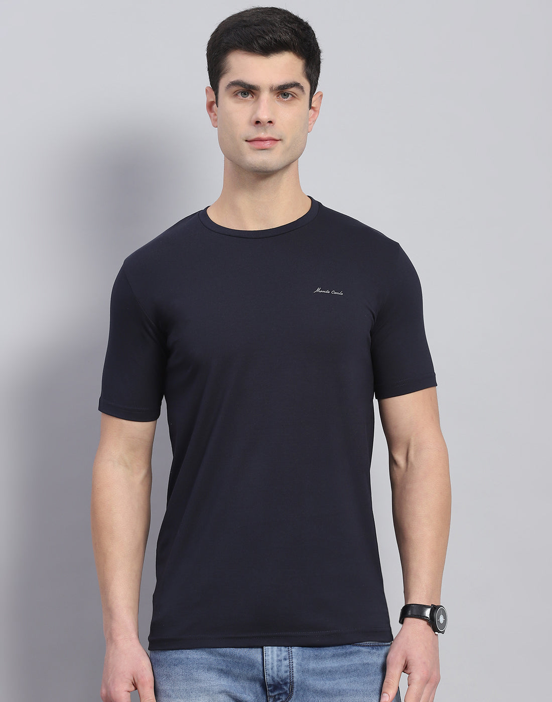 Men Navy Blue Solid Round Neck Half Sleeve T-Shirt