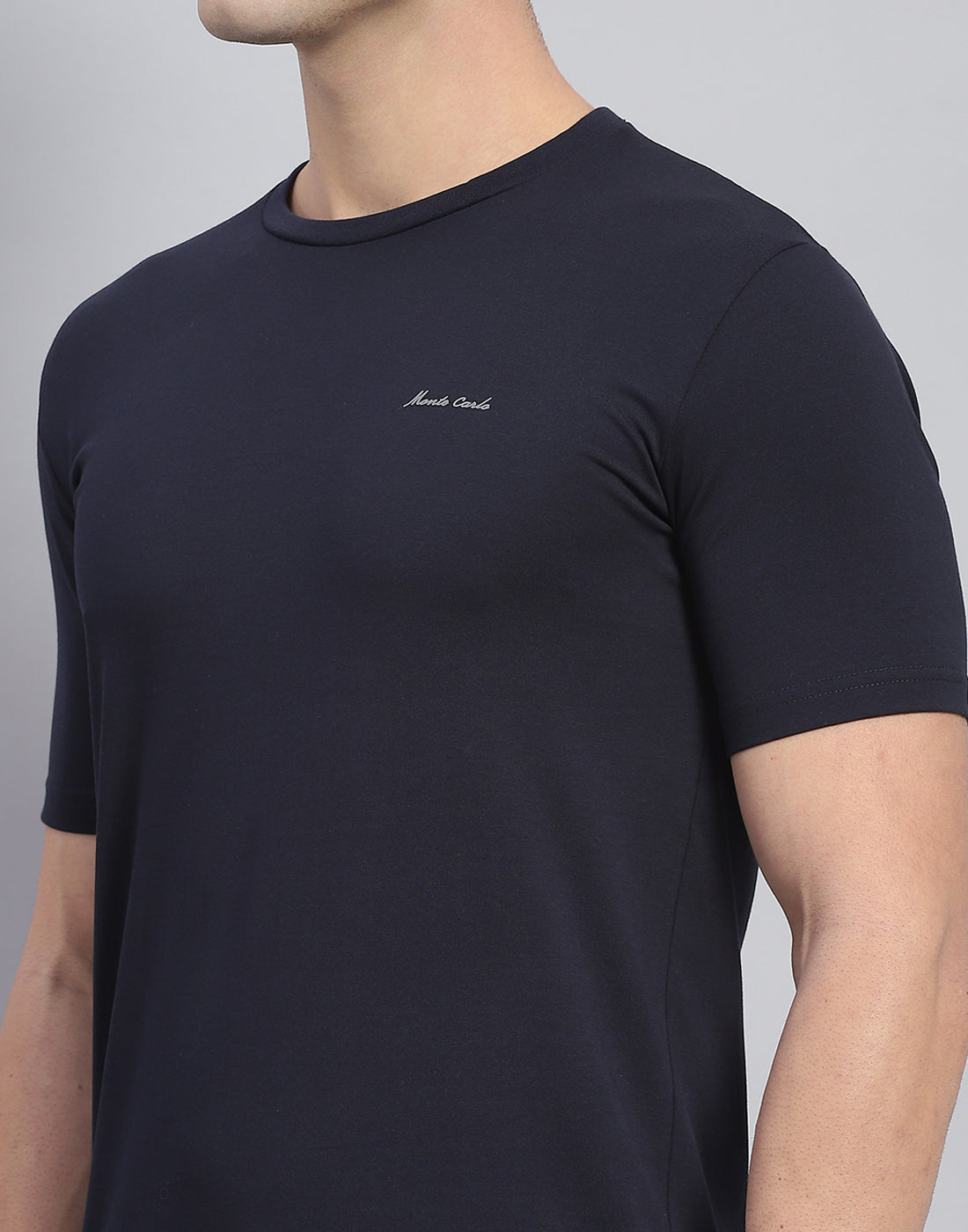 Men Navy Blue Solid Round Neck Half Sleeve T-Shirt