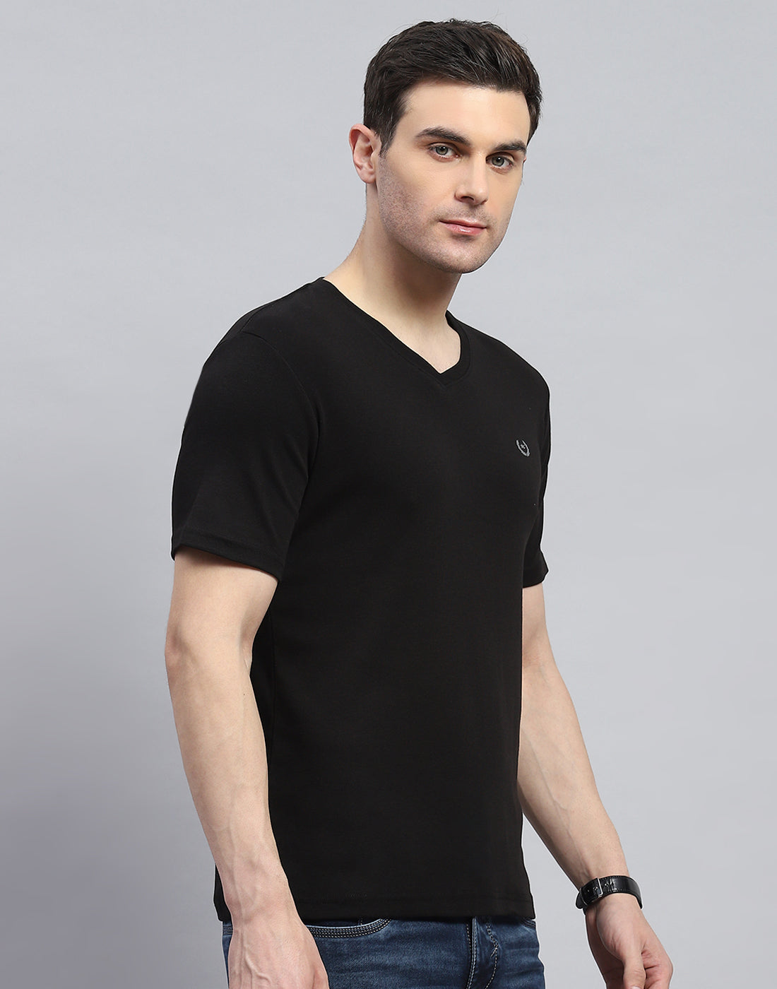 Men Black Solid V Neck Half Sleeve T-Shirt