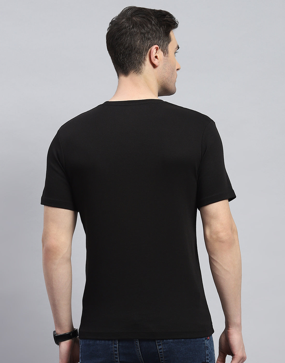 Men Black Solid V Neck Half Sleeve T-Shirt