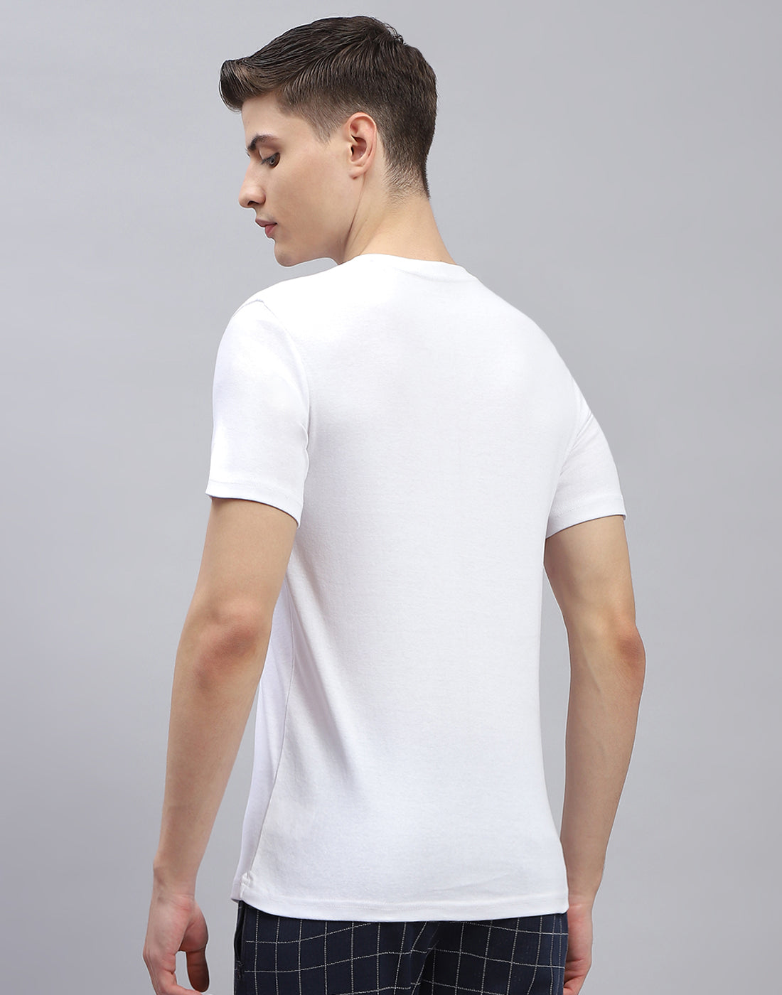 Men White Solid V Neck Half Sleeve T-Shirt