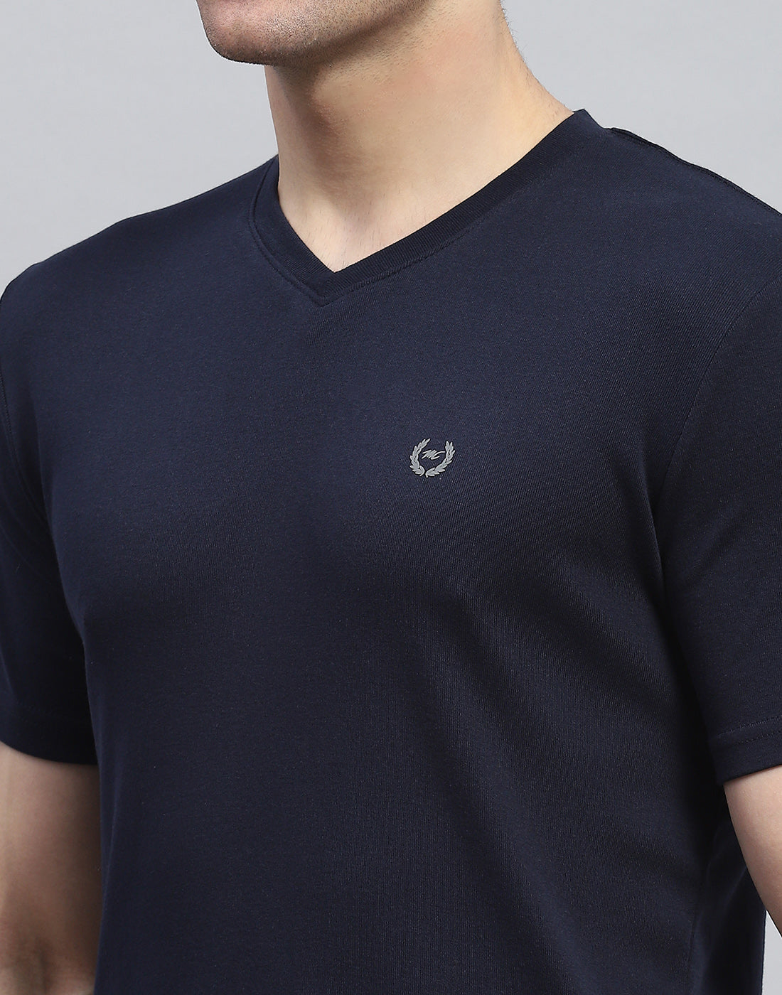 Men Navy Blue Solid V Neck Half Sleeve T-Shirt