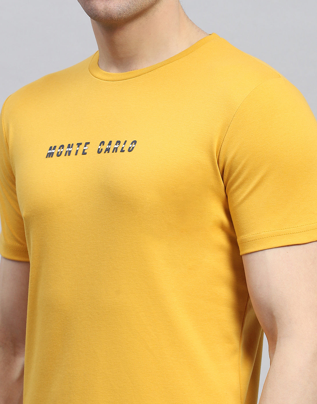 Men Yellow Solid Round Neck Half Sleeve T-Shirt