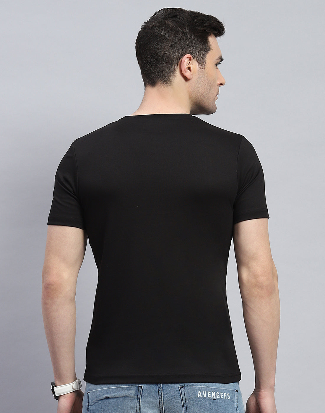 Men Black Solid Round Neck Half Sleeve T-Shirt