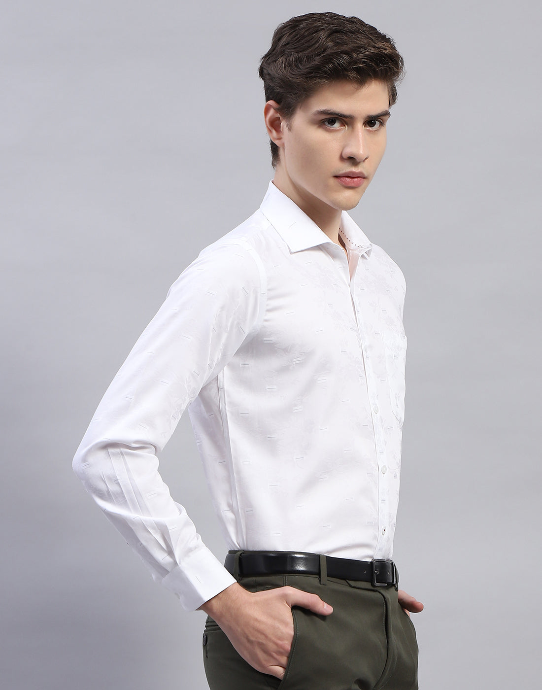 Men White Solid Collar Full Sleeve Shirt