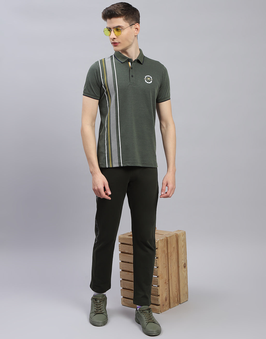 Men Olive Solid Polo Collar Half Sleeve T-Shirt