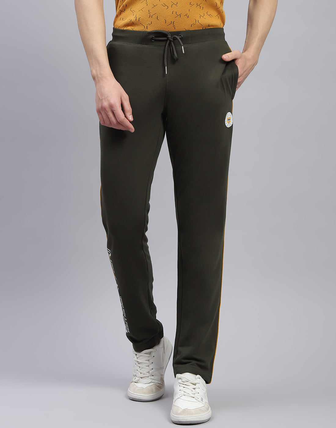 Men Olive Solid Regular Fit Lower