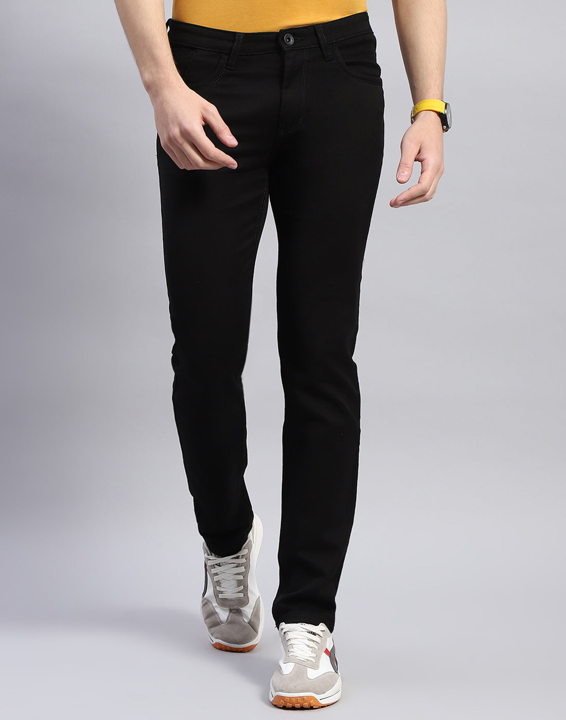 Men Black Solid Narrow Fit Denim