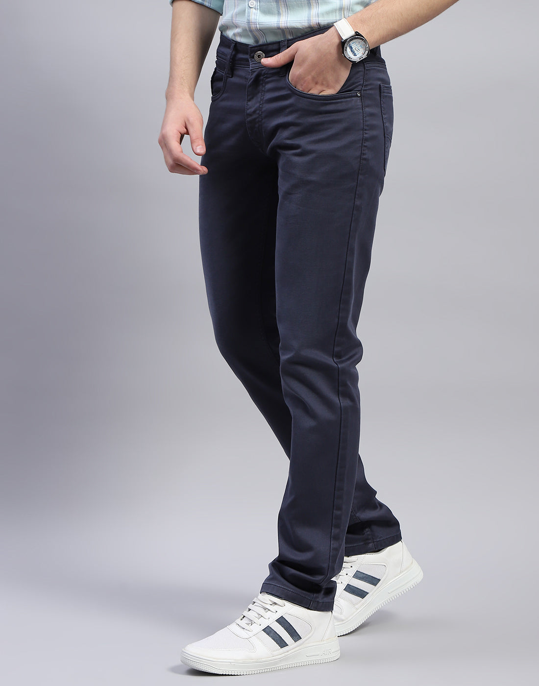 Men Blue Light Wash Narrow Fit Denim