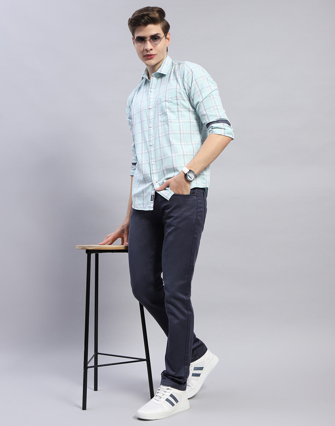 Men Blue Light Wash Narrow Fit Denim