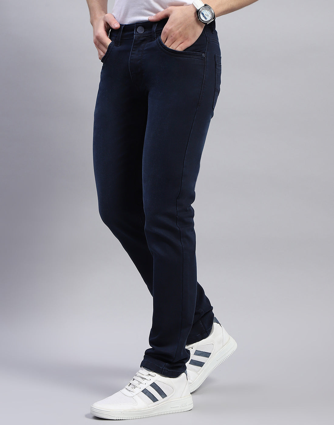 Men Blue Light Wash Narrow Fit Denim